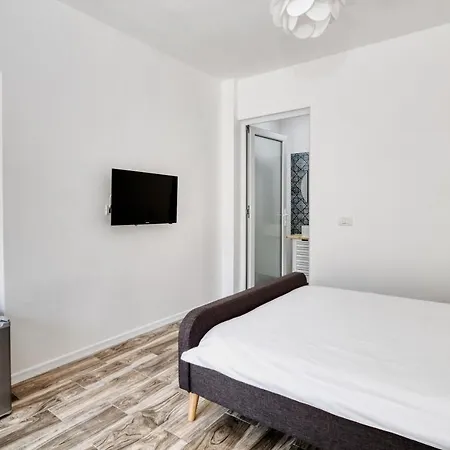 Casa Sincai Gazde/Camere de închiriat *